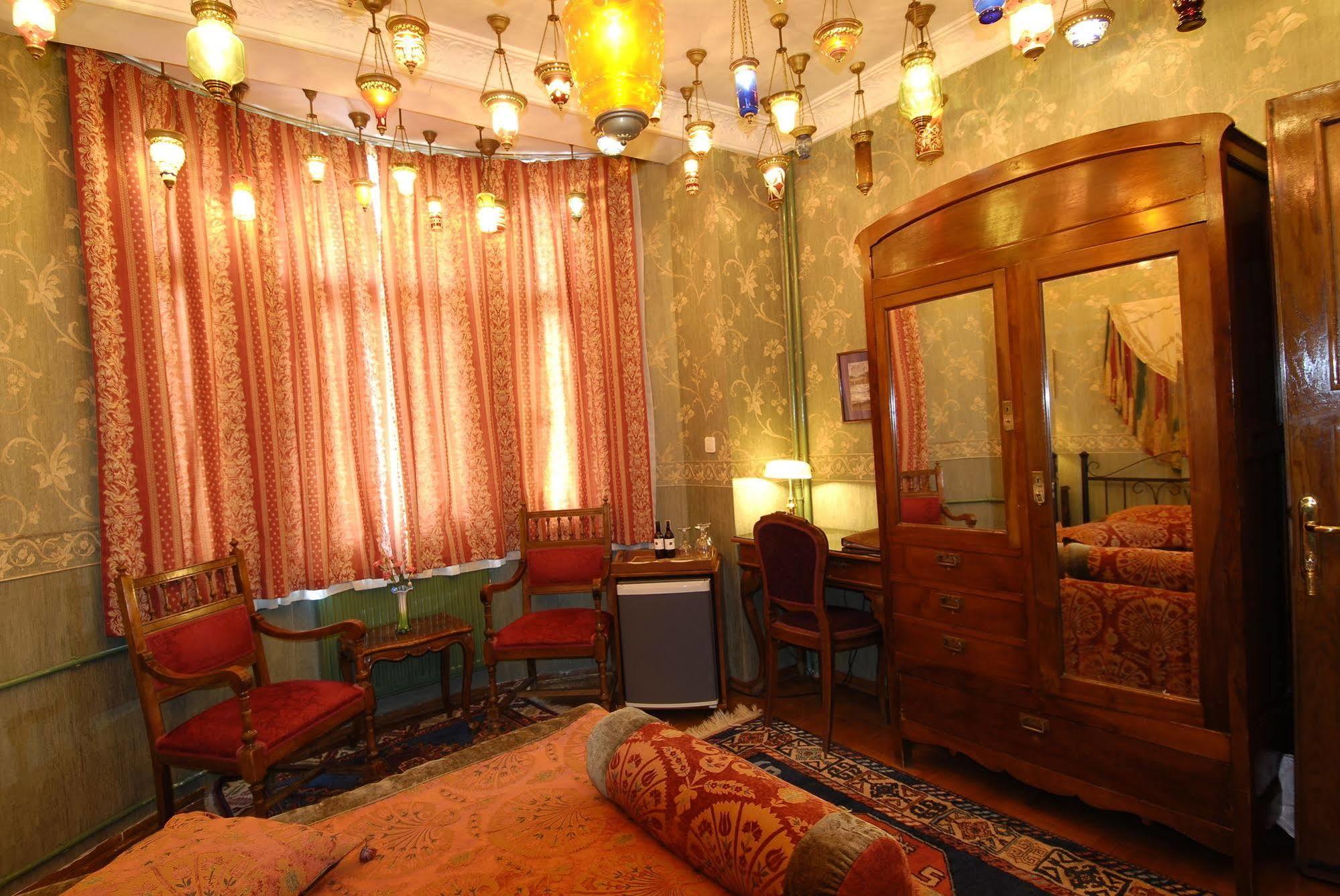 Kybele Hotel Istanbul Bagian luar foto